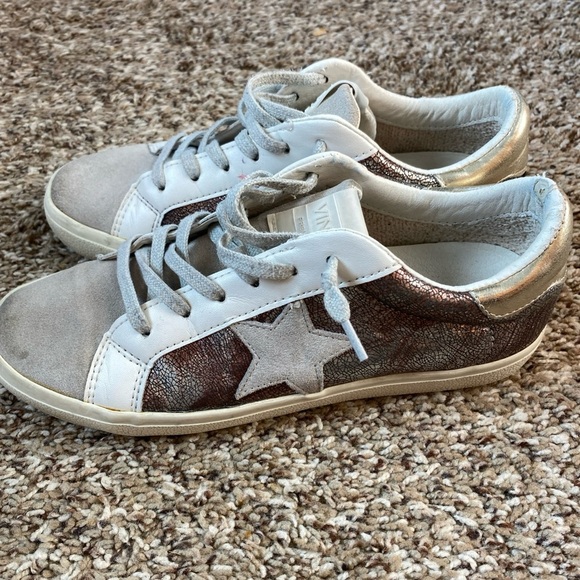 Vintage Havana Shoes - Vintage Havana Currie Bronze Mix Star Sneakers size 7.5